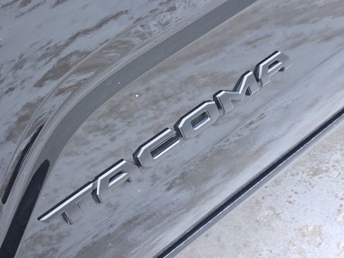 Used 2024 Toyota Tacoma TRD Off-Road image 13