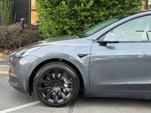 Used 2020 Tesla Model Y Long Range AWD/4WD image 10