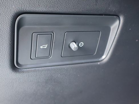 Used 2021 Land Rover Range Rover Sport HST image 23