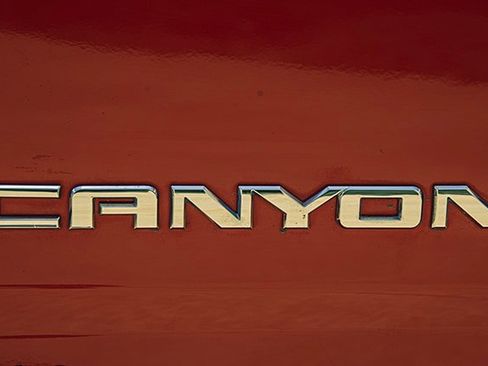 Used 2015 GMC Canyon SLE w/ SLE Convenience Package AWD/4WD image 17