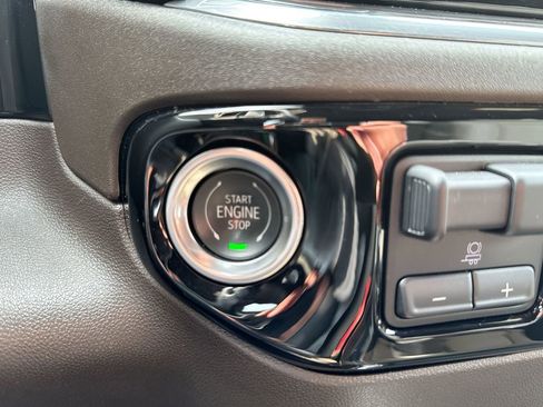 Certified 2024 Chevrolet Silverado 1500 LTZ image 17