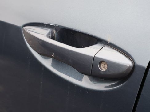 Used 2018 Toyota Corolla L image 23