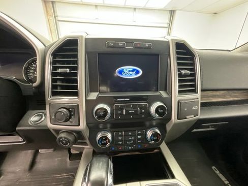 Used 2019 Ford F150 Lariat w/ Equipment Group 502A Luxury AWD/4WD image 10