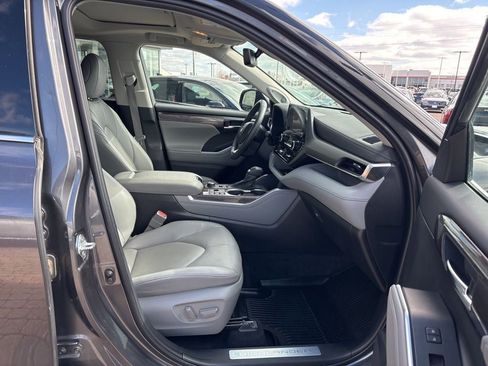 Used 2023 Toyota Highlander Limited AWD/4WD image 41
