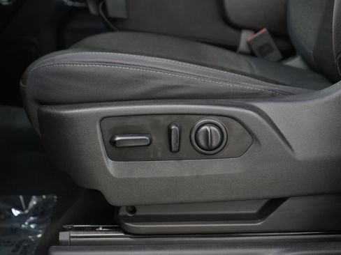 Used 2019 Chevrolet Silverado 1500 LT image 24