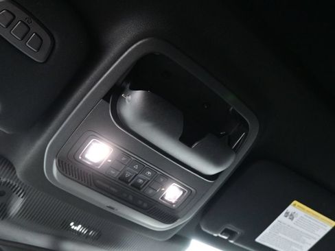 Used 2025 Ford Explorer ST-Line w/ Premium Package AWD/4WD image 18