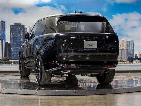 New 2026 Land Rover Range Rover Long Wheelbase SE image 9