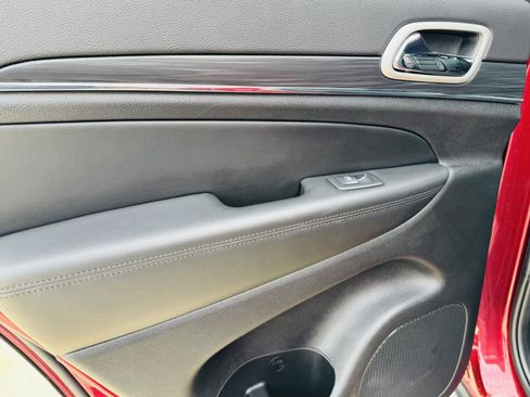 Used 2022 Jeep Grand Cherokee Limited image 26