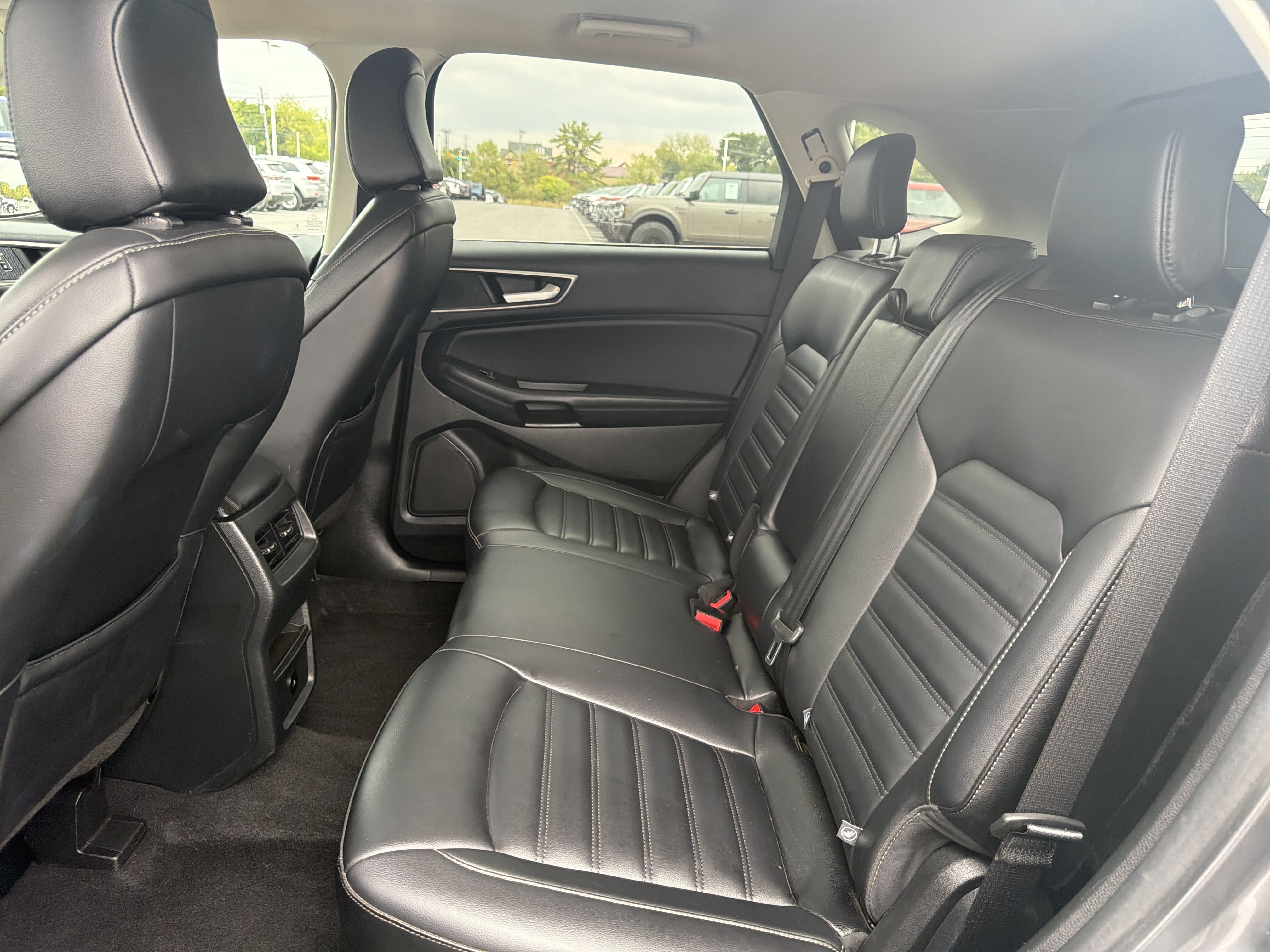 Used 2024 Ford Edge SEL AWD/4WD image 13