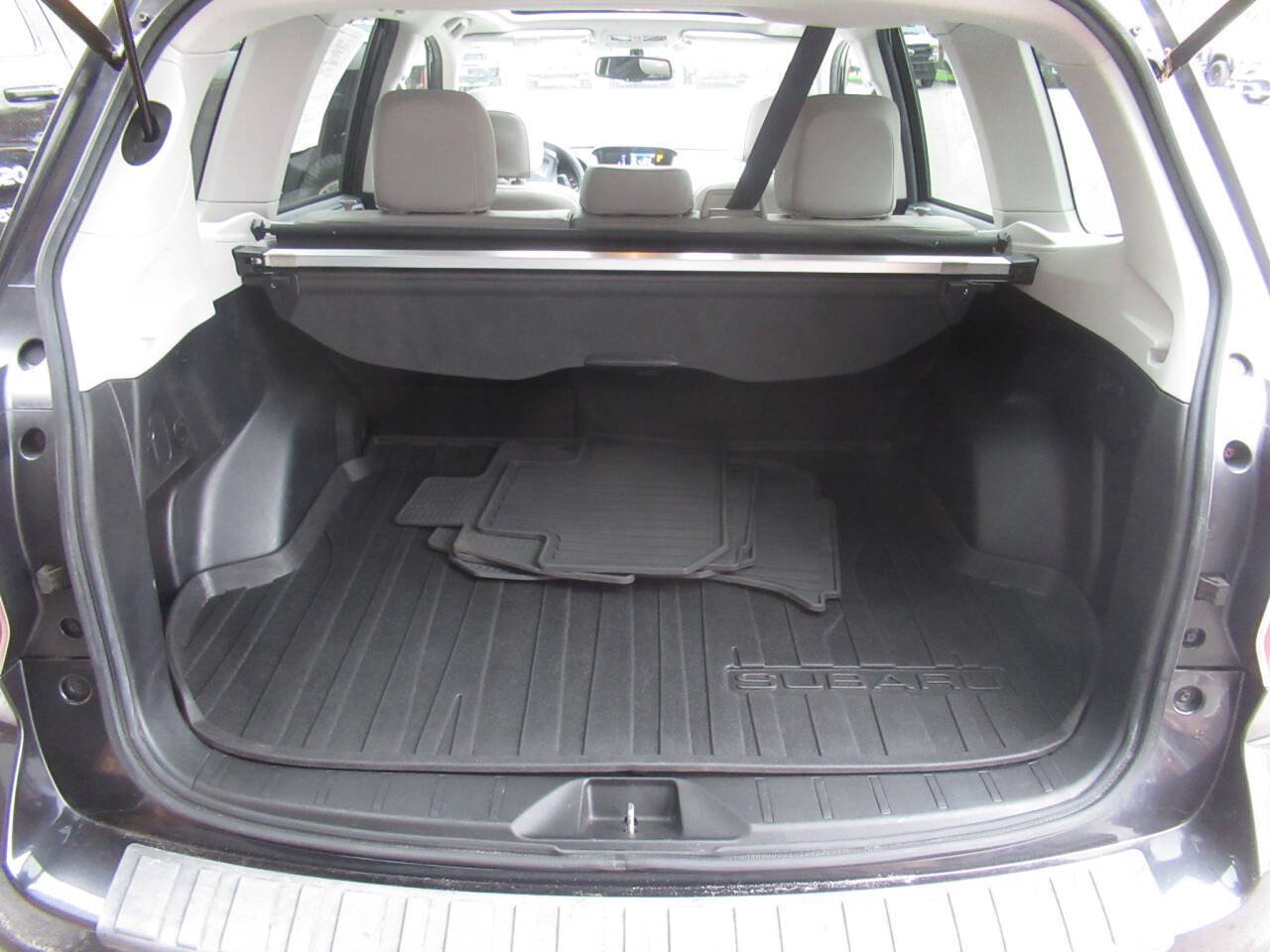 Used 2014 Subaru Forester 2.5i Limited AWD/4WD image 12