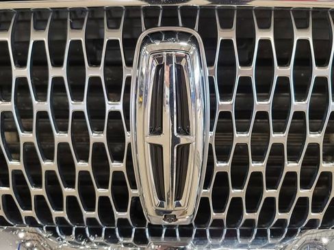 Used 2020 Lincoln Aviator Reserve w/ Equipment Group 201A image 30