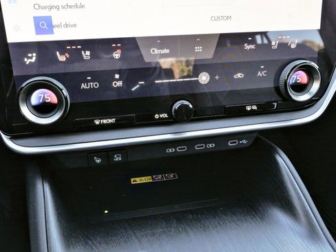 Used 2023 Lexus RZ 450e Luxury image 15