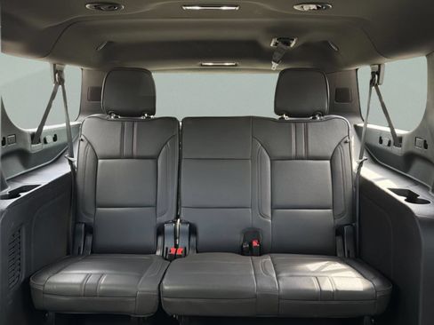 Used 2023 Chevrolet Suburban RST RWD image 30