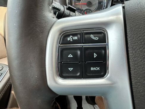 Used 2016 Chrysler Town & Country Touring w/ Driver Convenience Group FWD image 16