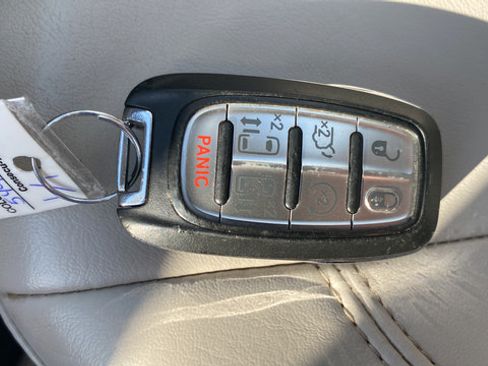 Used 2021 Chrysler Voyager Lxi FWD image 20