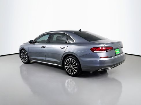 Used 2022 Volkswagen Passat 2.0T image 6