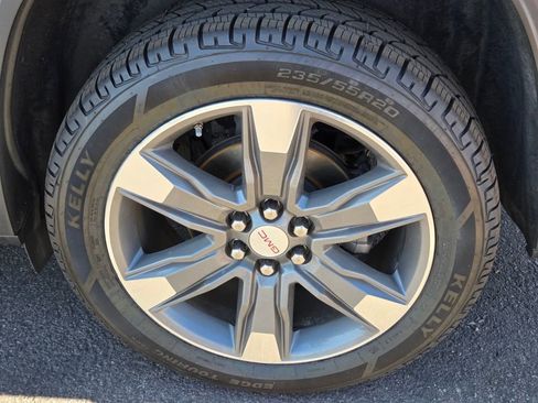 Used 2018 GMC Acadia SLT FWD image 12