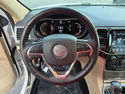 Used 2020 Jeep Grand Cherokee Limited image 24