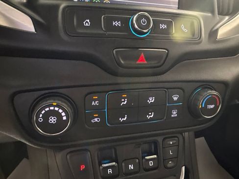 Used 2018 GMC Terrain SLE FWD image 19