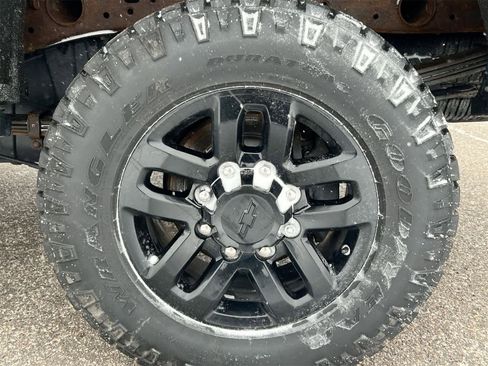 Used 2018 Chevrolet Silverado 2500 LTZ w/ Midnight Edition image 14