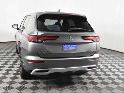 Used 2024 Mitsubishi Outlander SE image 7