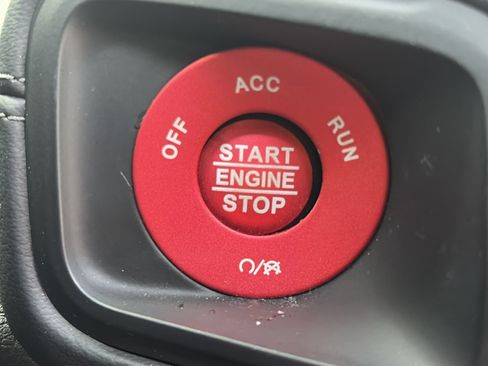 Used 2024 Jeep Wrangler Rubicon w/ Technology Group image 20