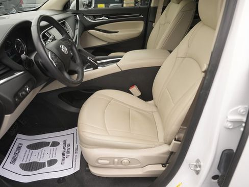 Used 2019 Buick Enclave Essence image 9
