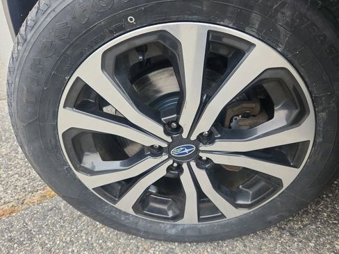 Used 2019 Subaru Forester Limited image 40