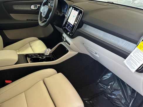 New 2026 Volvo XC40 B5 Ultra AWD/4WD image 12