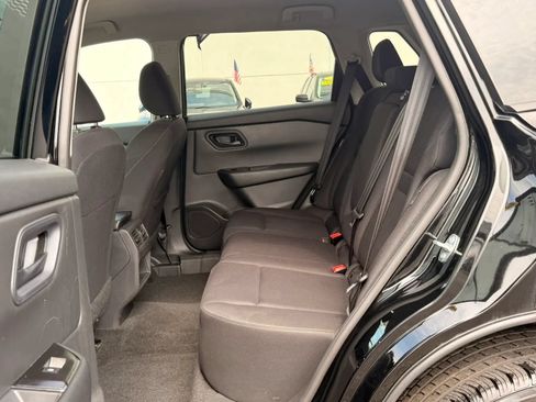 Used 2024 Nissan Rogue S AWD/4WD image 11