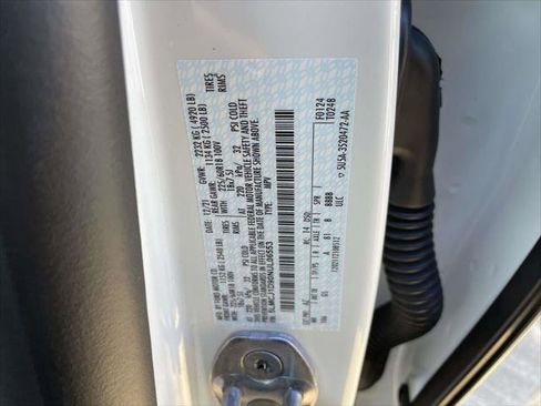 Used 2022 Lincoln Corsair Standard w/ Equipment Group 101A image 10