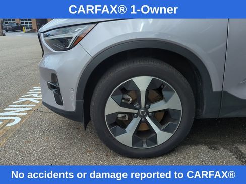 Used 2026 Volvo XC40 B5 Plus AWD/4WD image 3