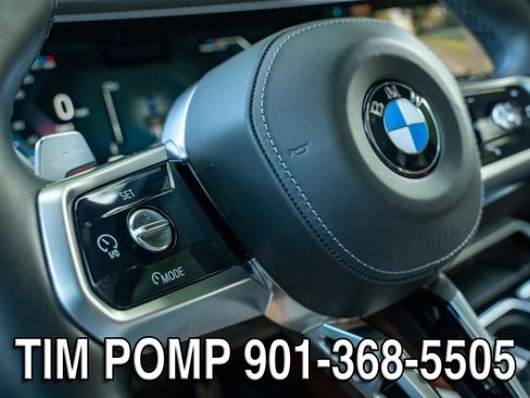 Used 2023 BMW 760i xDrive AWD/4WD image 27