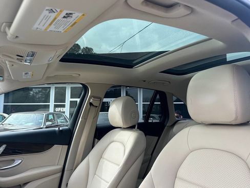 Used 2019 Mercedes-Benz GLC 300 w/ Premium Package image 15