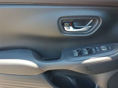 Used 2025 Honda HR-V Sport image 12