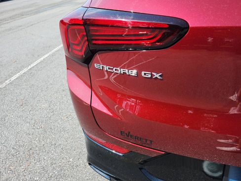 Certified 2024 Buick Encore GX Sport Touring FWD image 4