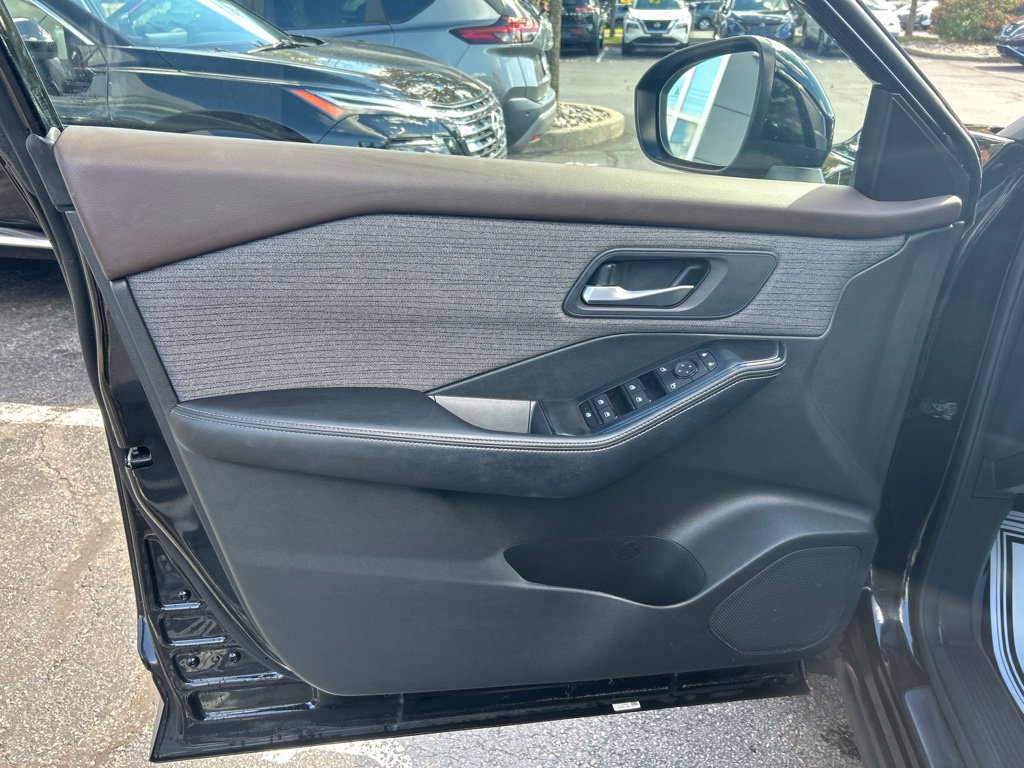 Certified 2023 Nissan Rogue SV AWD/4WD image 9