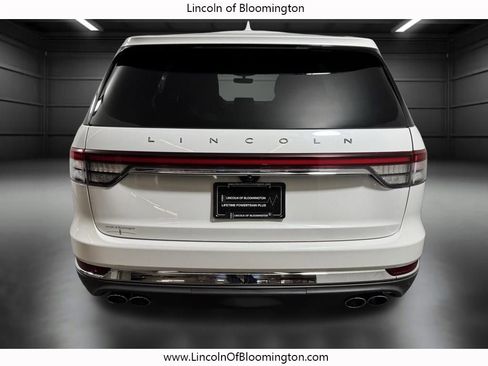 Used 2020 Lincoln Aviator Reserve w/ Equipment Group 202A image 6