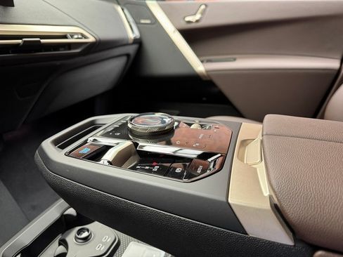 Used 2026 BMW iX xDrive45 image 19