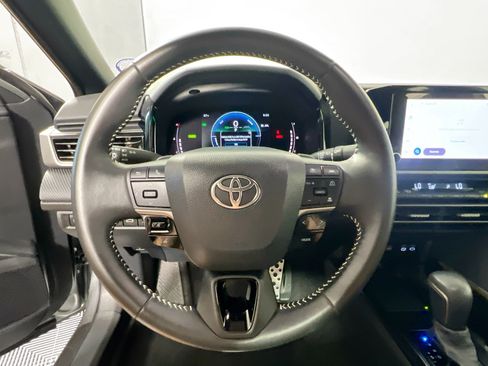 Used 2026 Toyota Camry SE FWD image 17