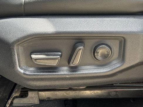 Used 2022 Toyota Tundra Limited w/ Power Package AWD/4WD image 30