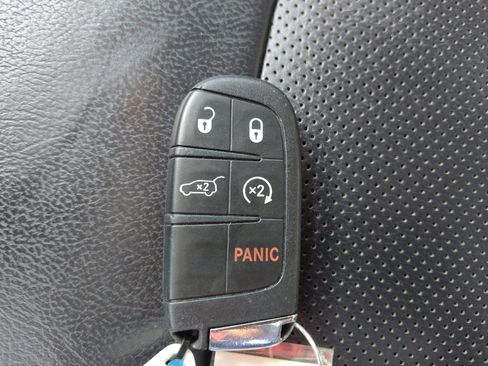 Used 2019 Jeep Compass Limited image 32