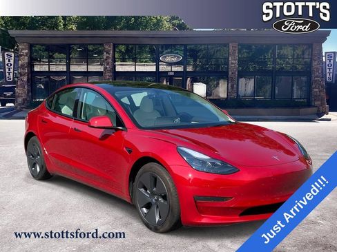 Used 2023 Tesla Model 3 Standard Range RWD image 1