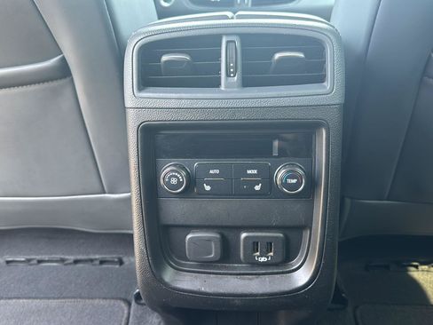 Used 2019 Buick Envision Essence FWD image 25