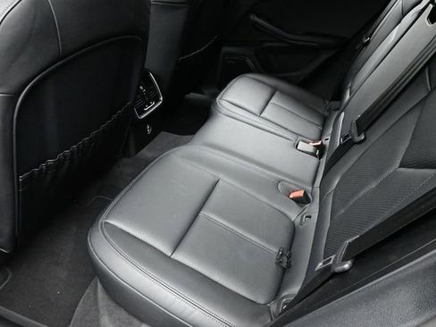 Certified 2025 Porsche Macan AWD/4WD image 15