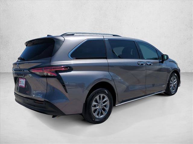 Used 2021 Toyota Sienna XLE FWD image 5