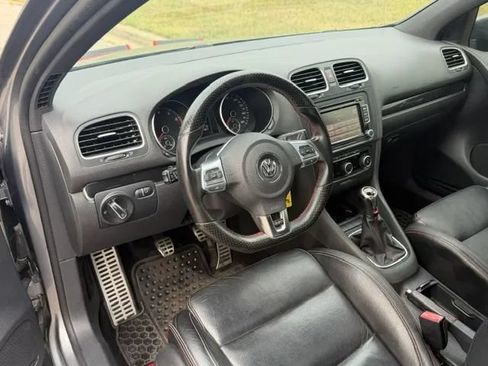 Used 2011 Volkswagen Golf 4-Door FWD image 12