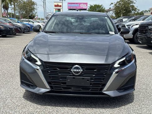 Certified 2024 Nissan Altima 2.5 SV FWD image 9
