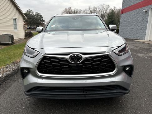 Used 2021 Toyota Highlander XLE image 9