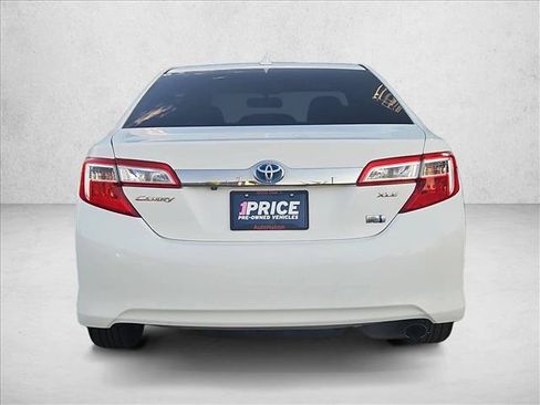 Used 2014 Toyota Camry XLE w/ Leather Package FWD image 7